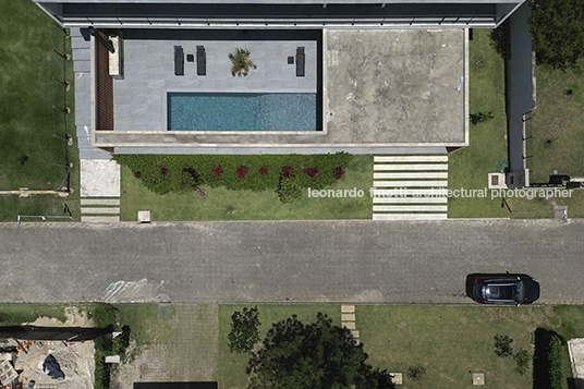 casa rf jobim carlevaro arquitetos